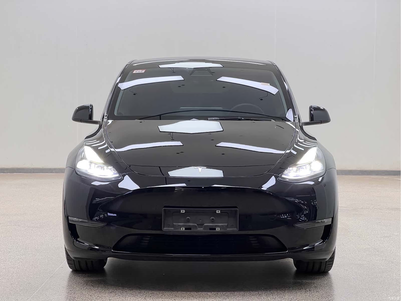 Tesla Model Y, 2023 2