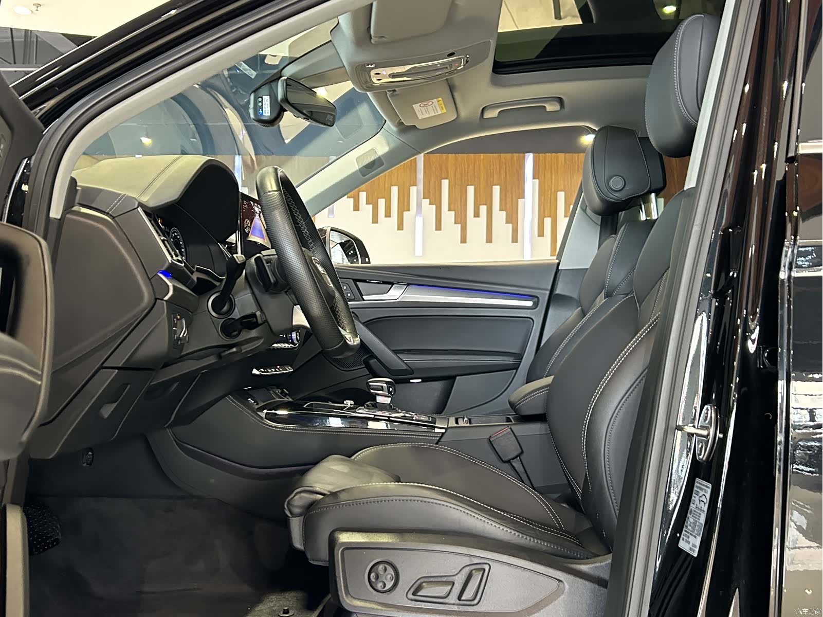 Audi Q5L, 2022 10