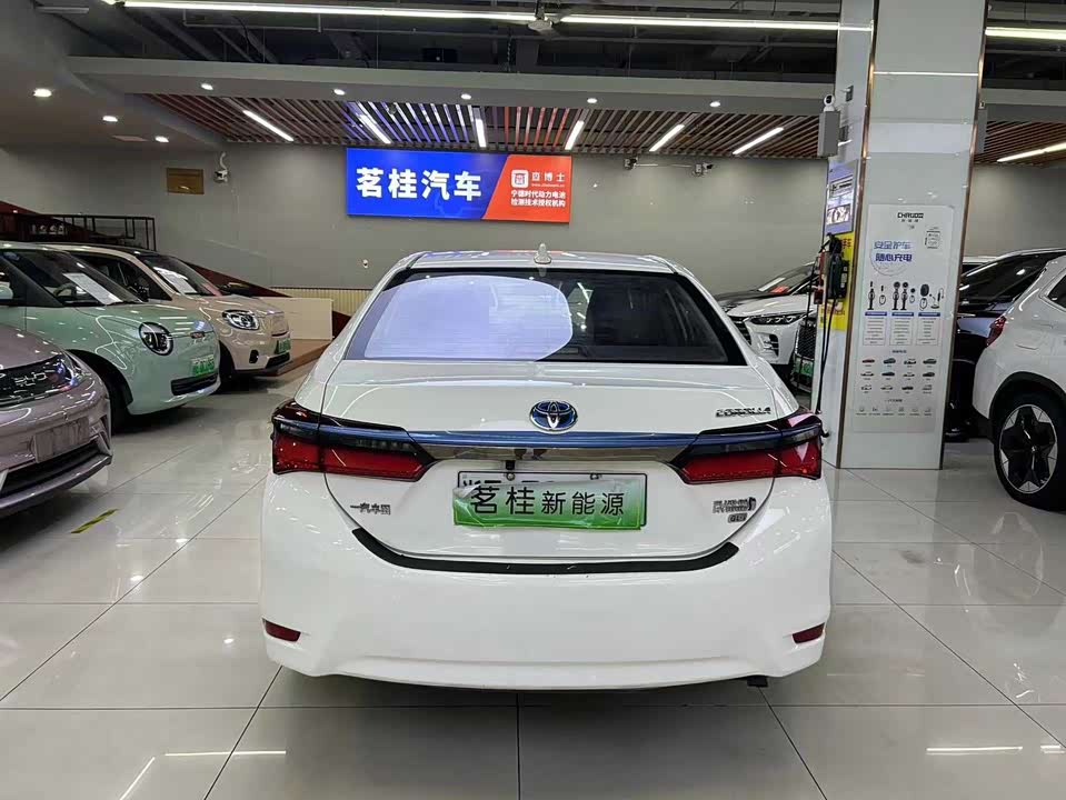 Toyota Corolla dual engine E+ Toyota Corolla dual engine E+