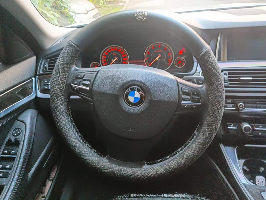 BMW 5 Series 2013, фото 15