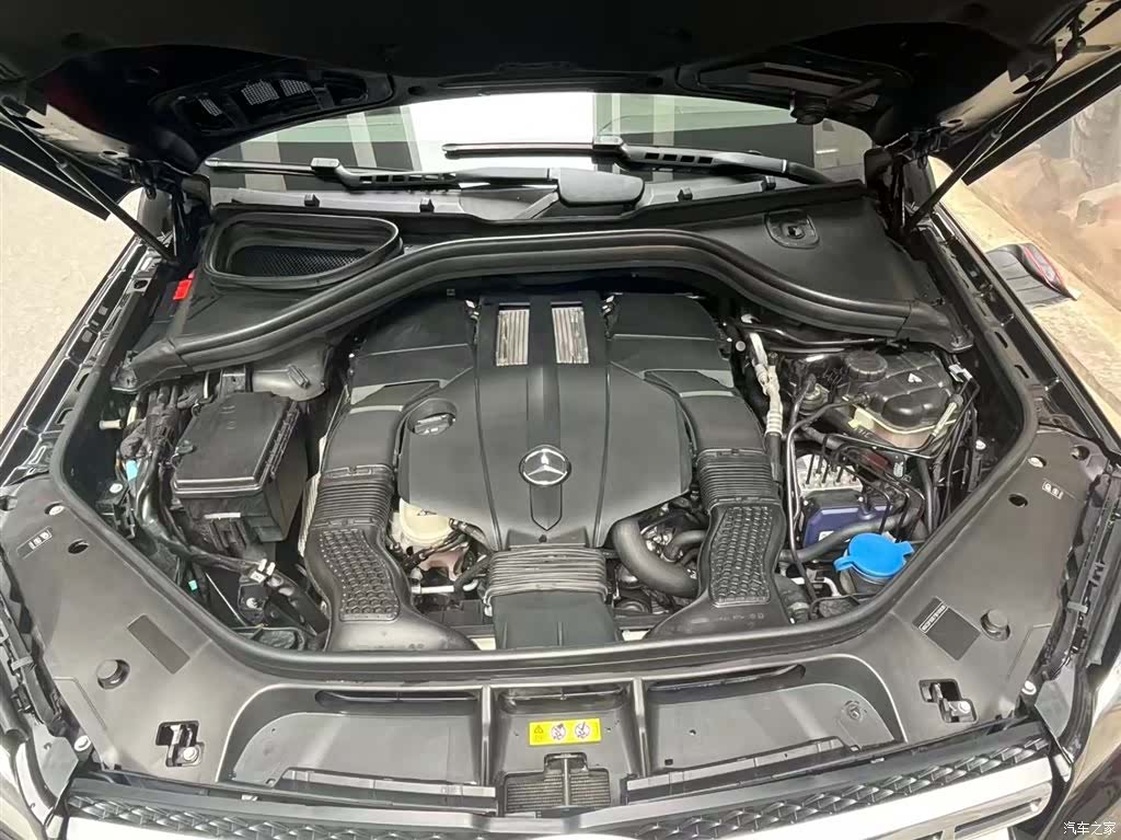 Mercedes-Benz GLS, 2018 8