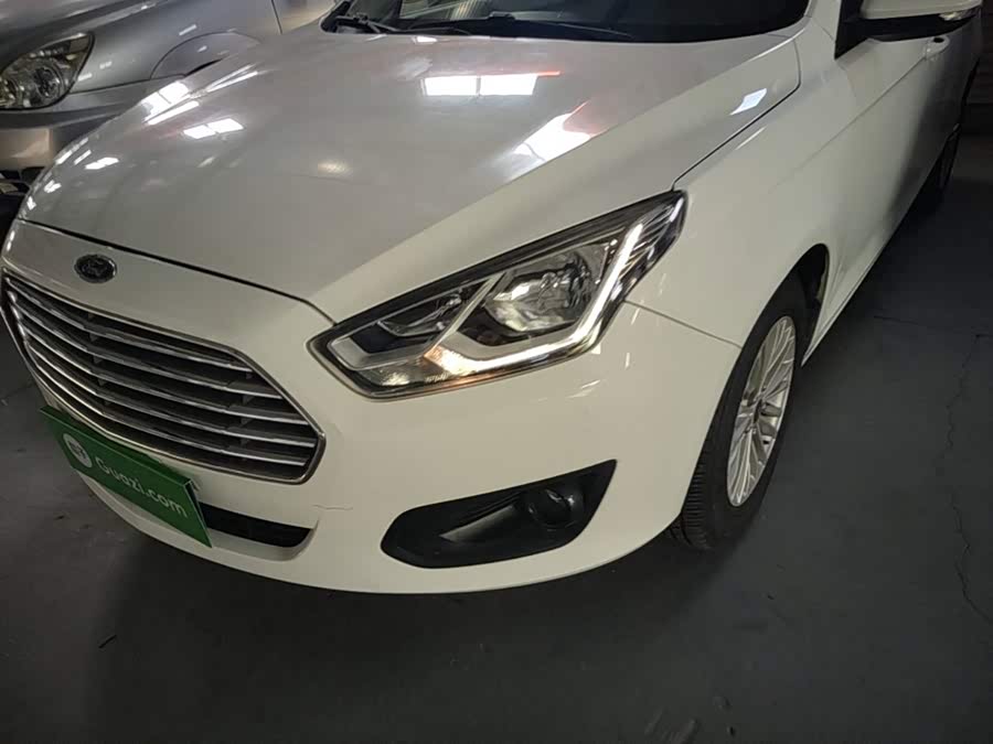 Ford Focus 2016, фото 24