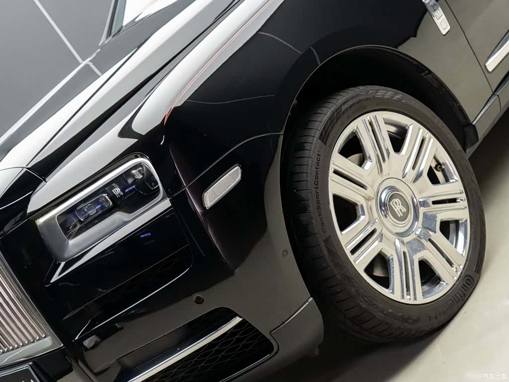 Rolls-Royce Cullinan, 2021 3