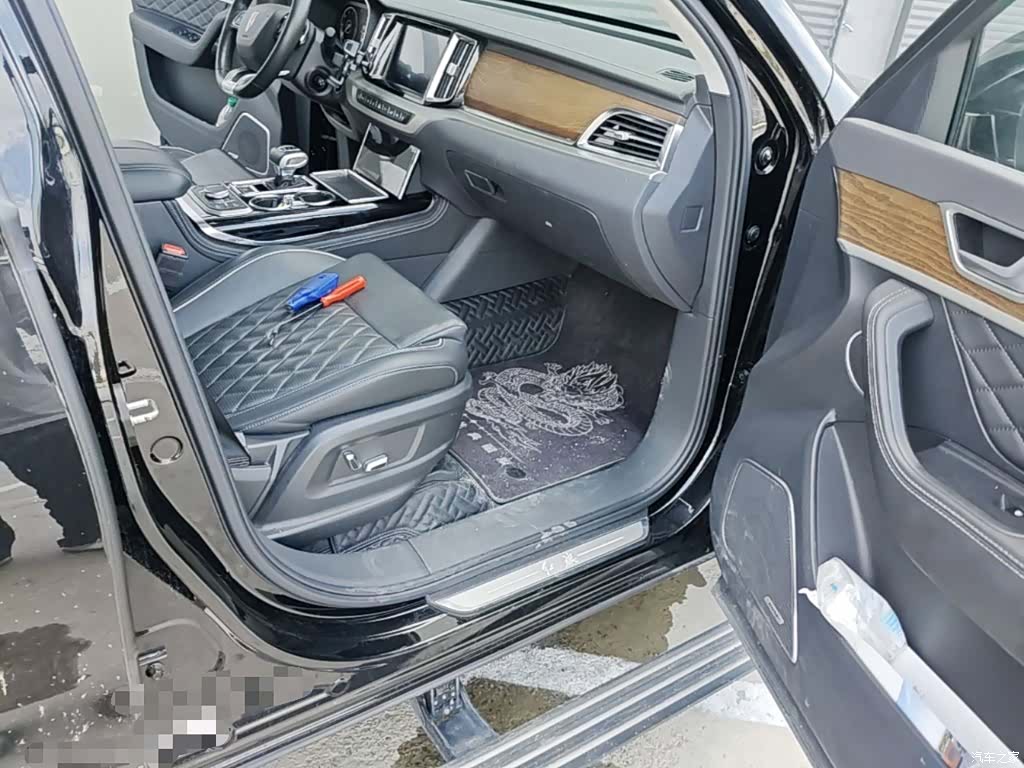 Hongqi HS7, 2022 11