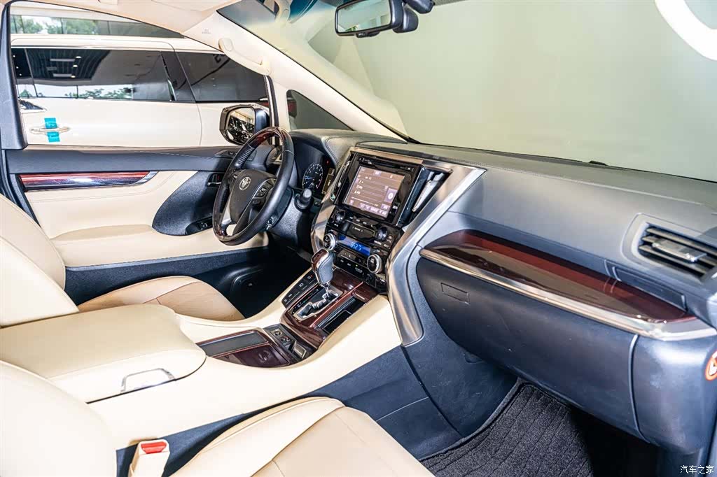 Toyota Alphard, 2018 9