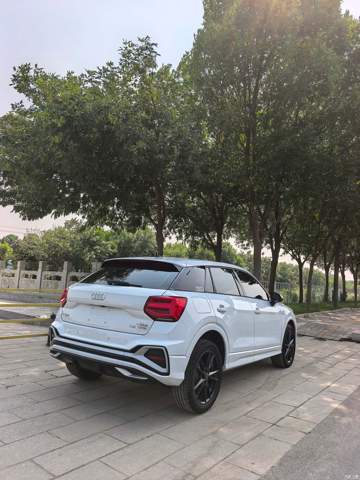 Audi Q2L, 2023 4