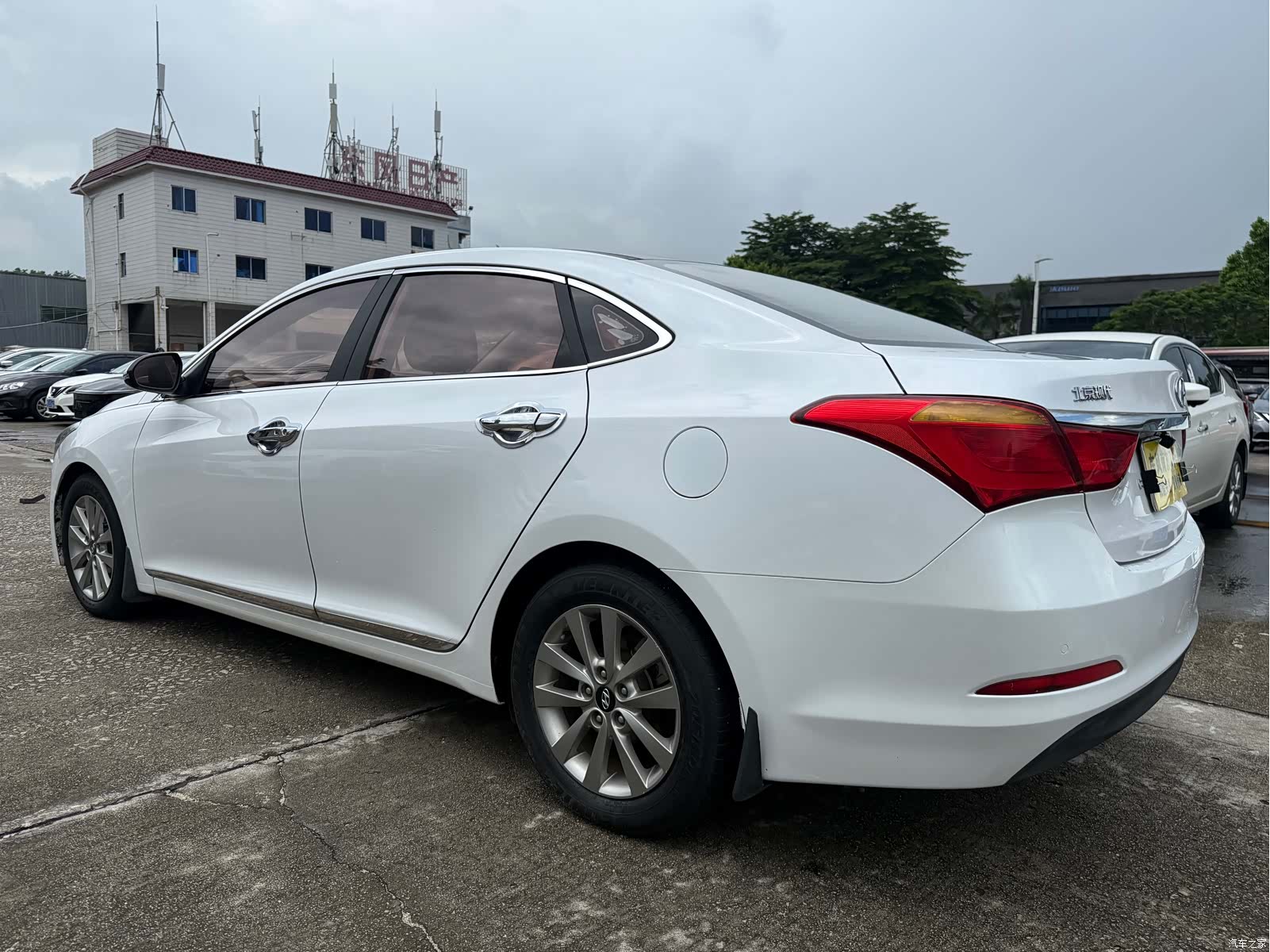 Hyundai GLS, 2015 13