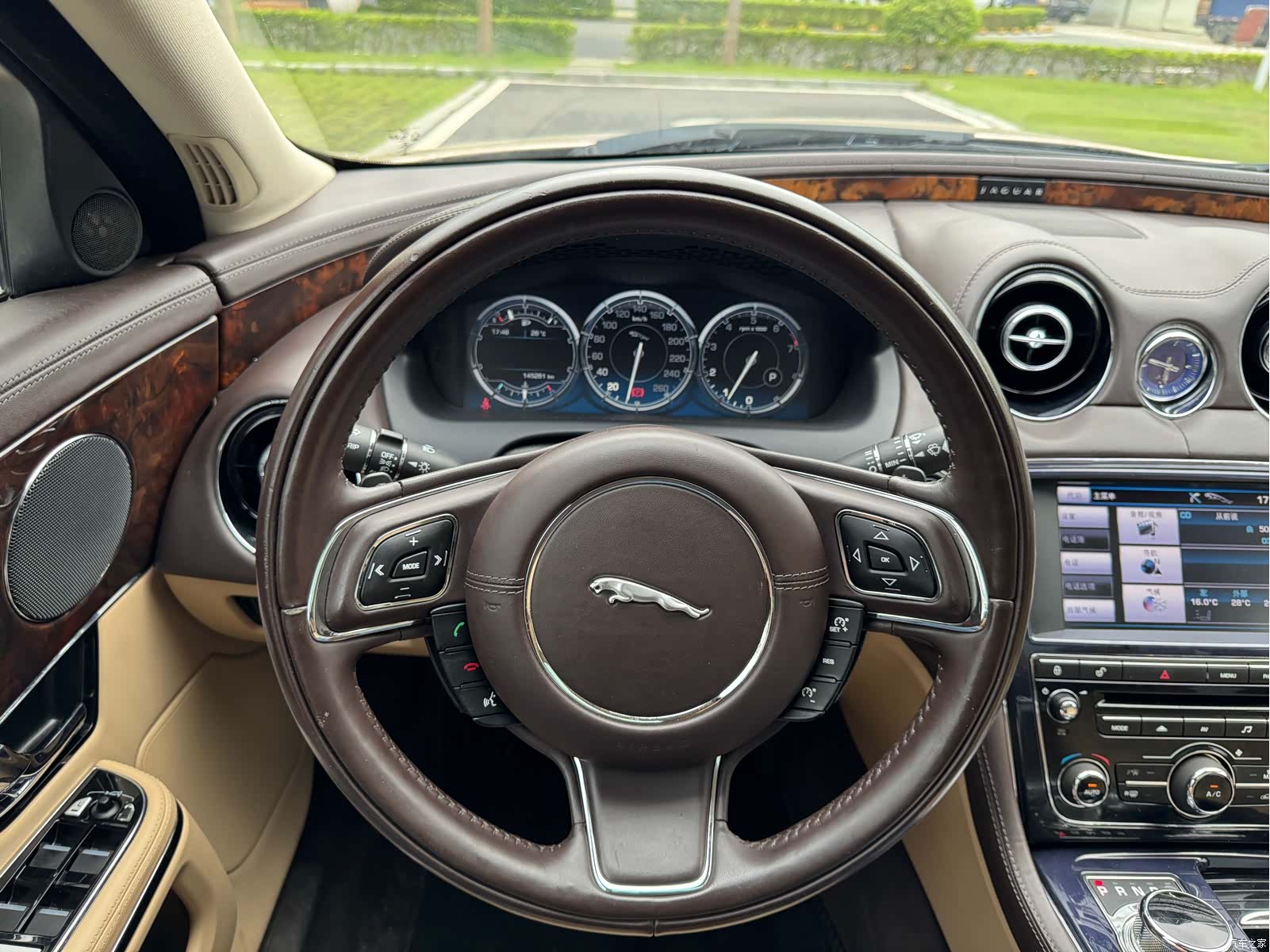 Jaguar XJ, 2012 14