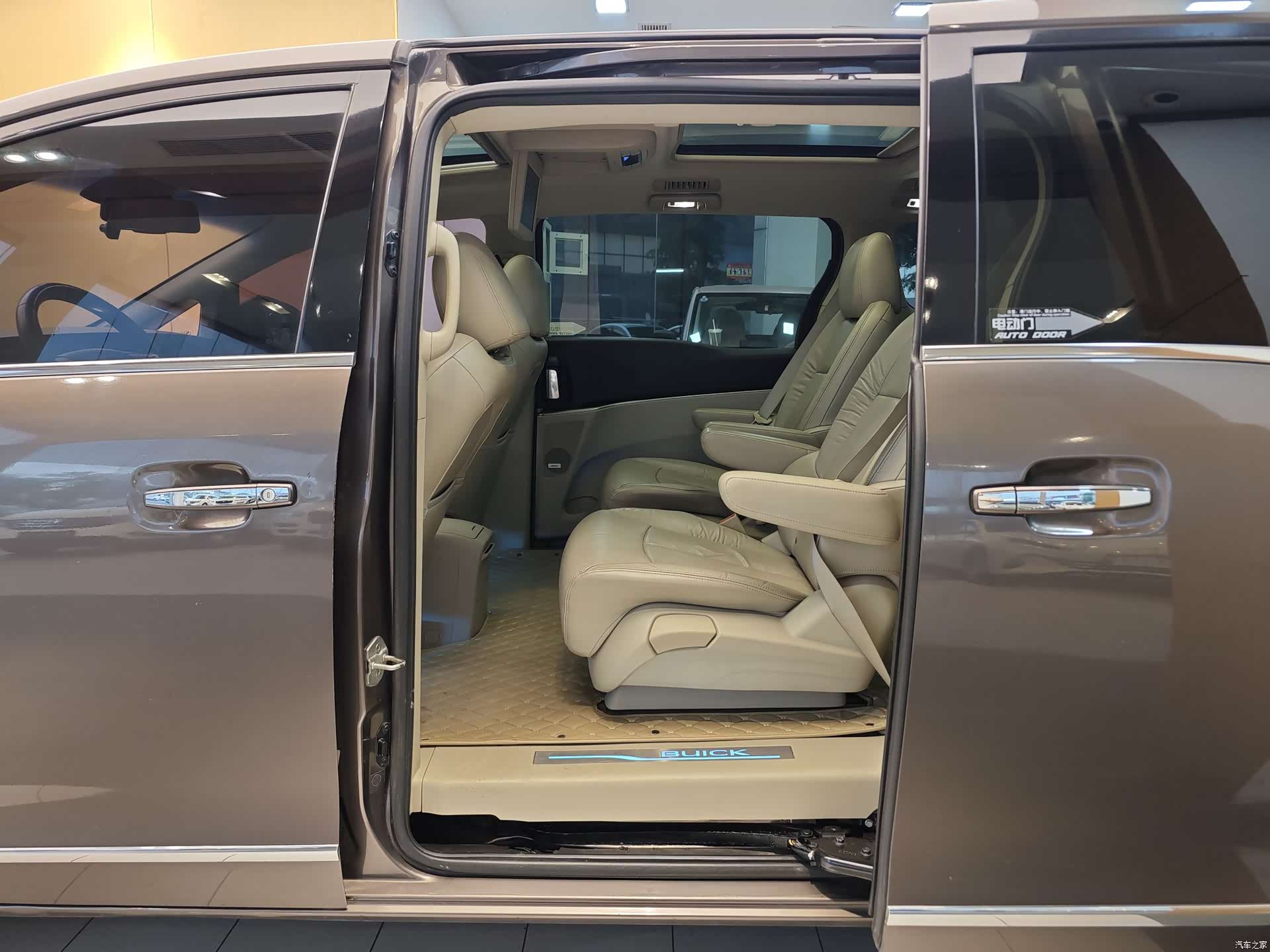 Buick GL8, 2015 23