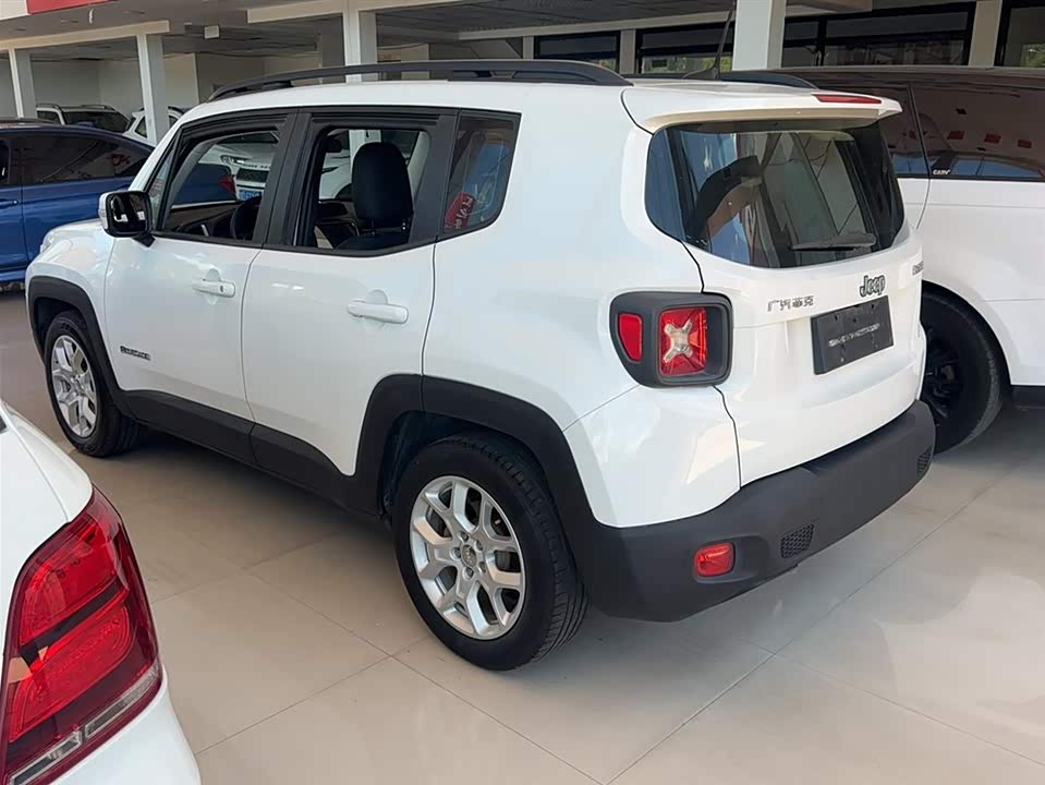Jeep Freeman