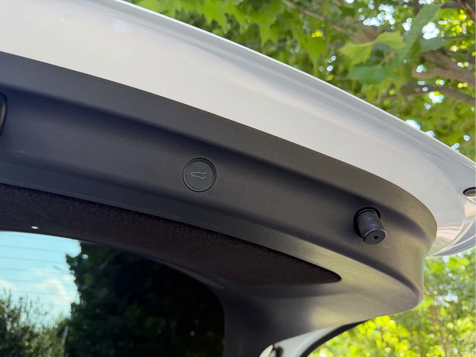 Tesla Model Y, 2023 16