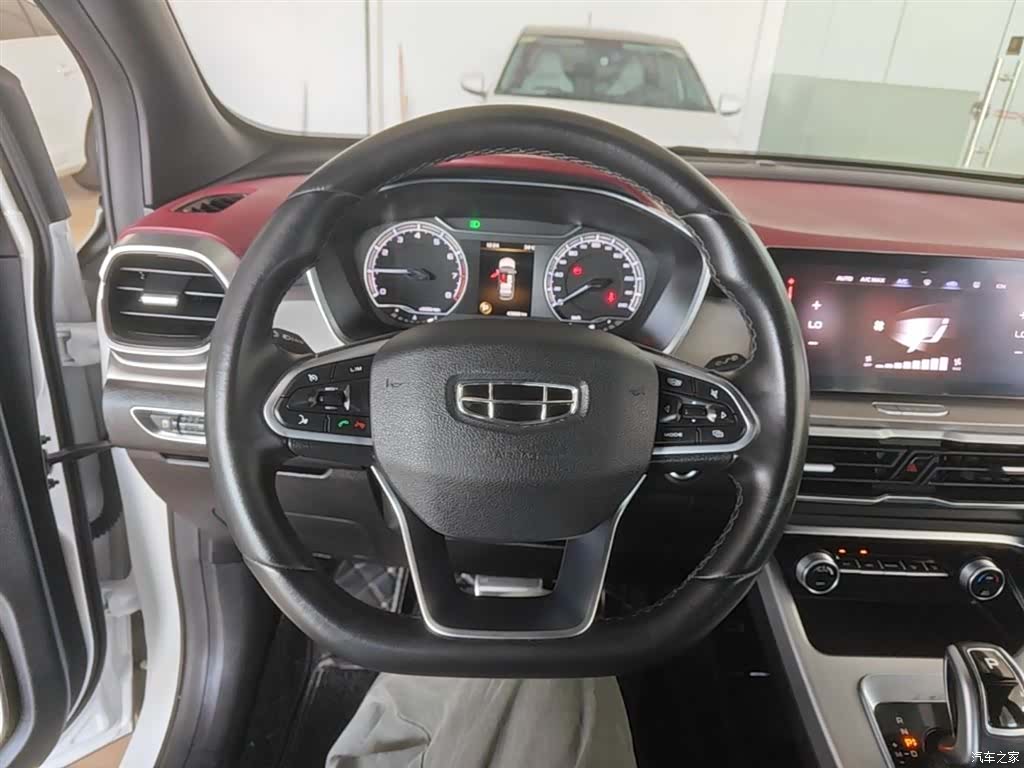 Geely Coolray, 2021 11