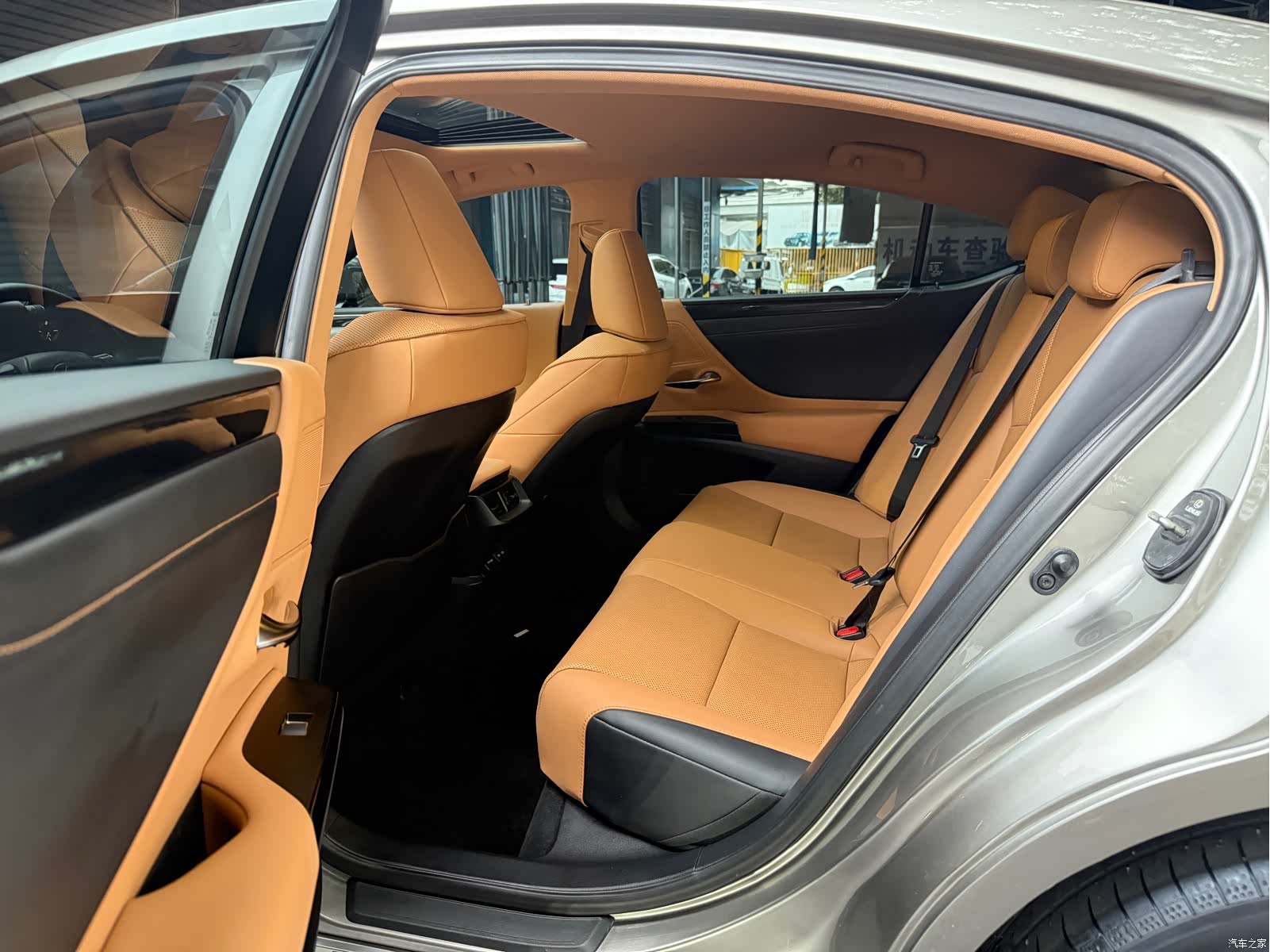 Lexus ES, 2024 все фото