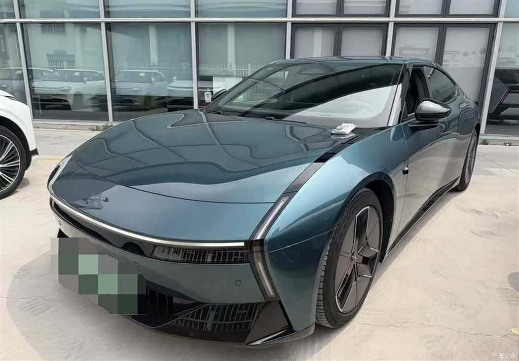 Xpeng P7, 2025 1