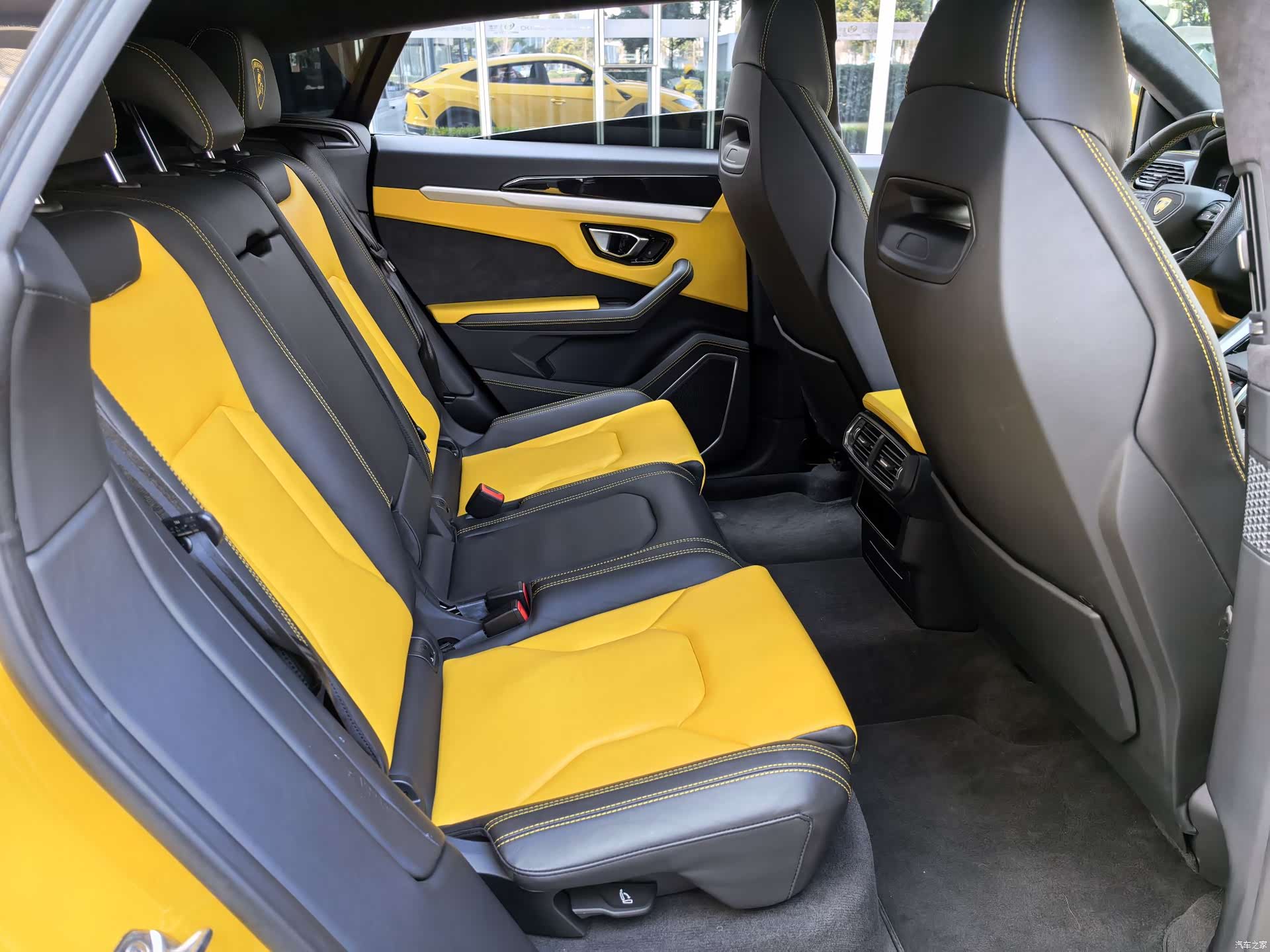 Lamborghini Urus, 2023 33