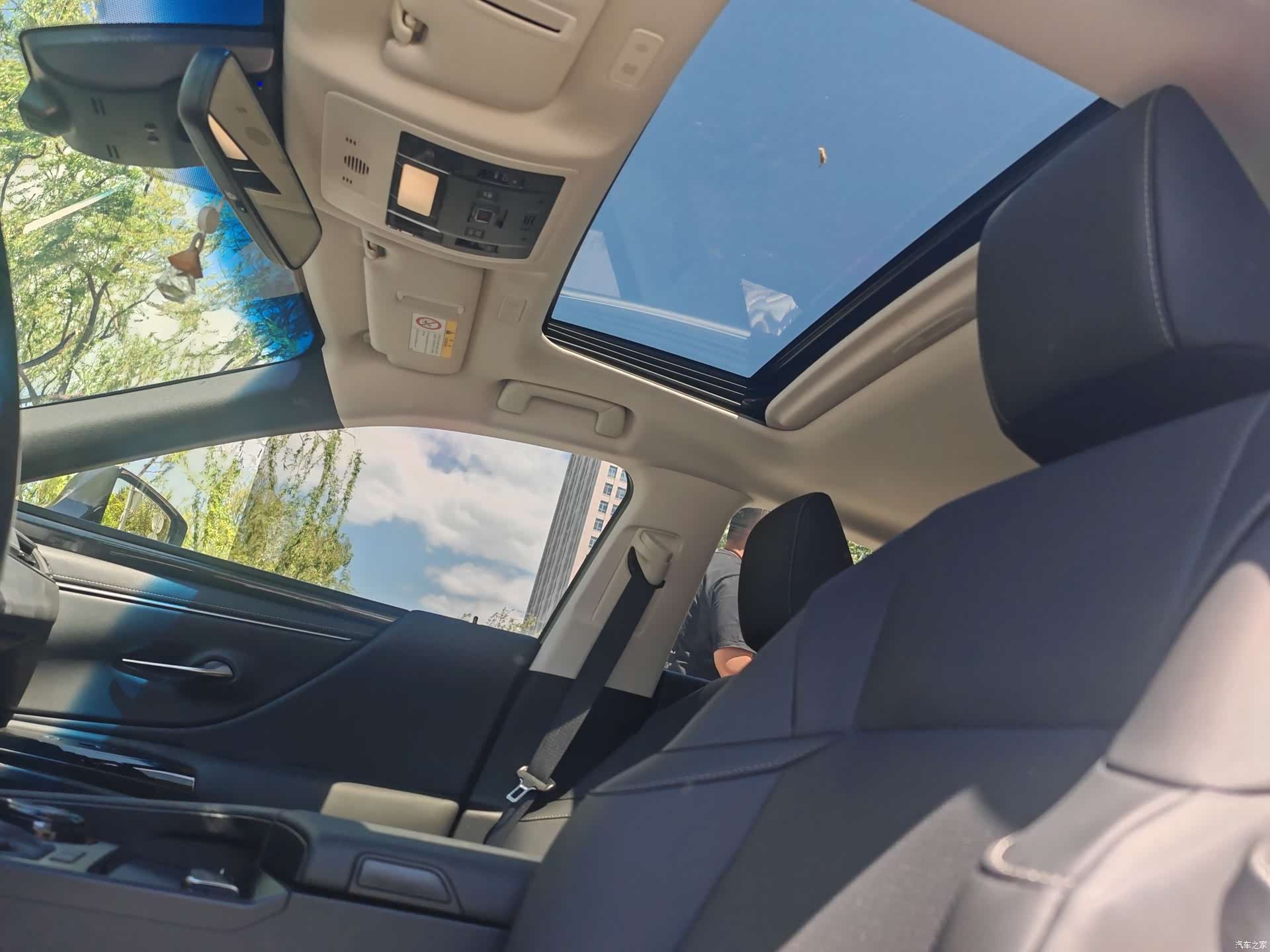 Lexus ES, 2024 22