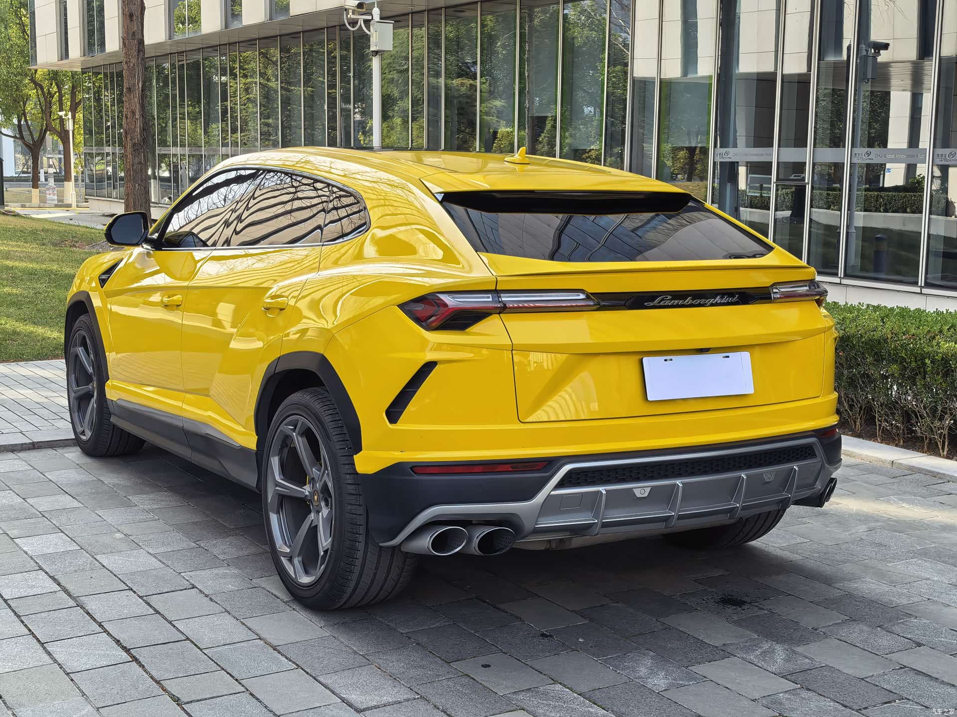 Lamborghini Urus, 2023 48