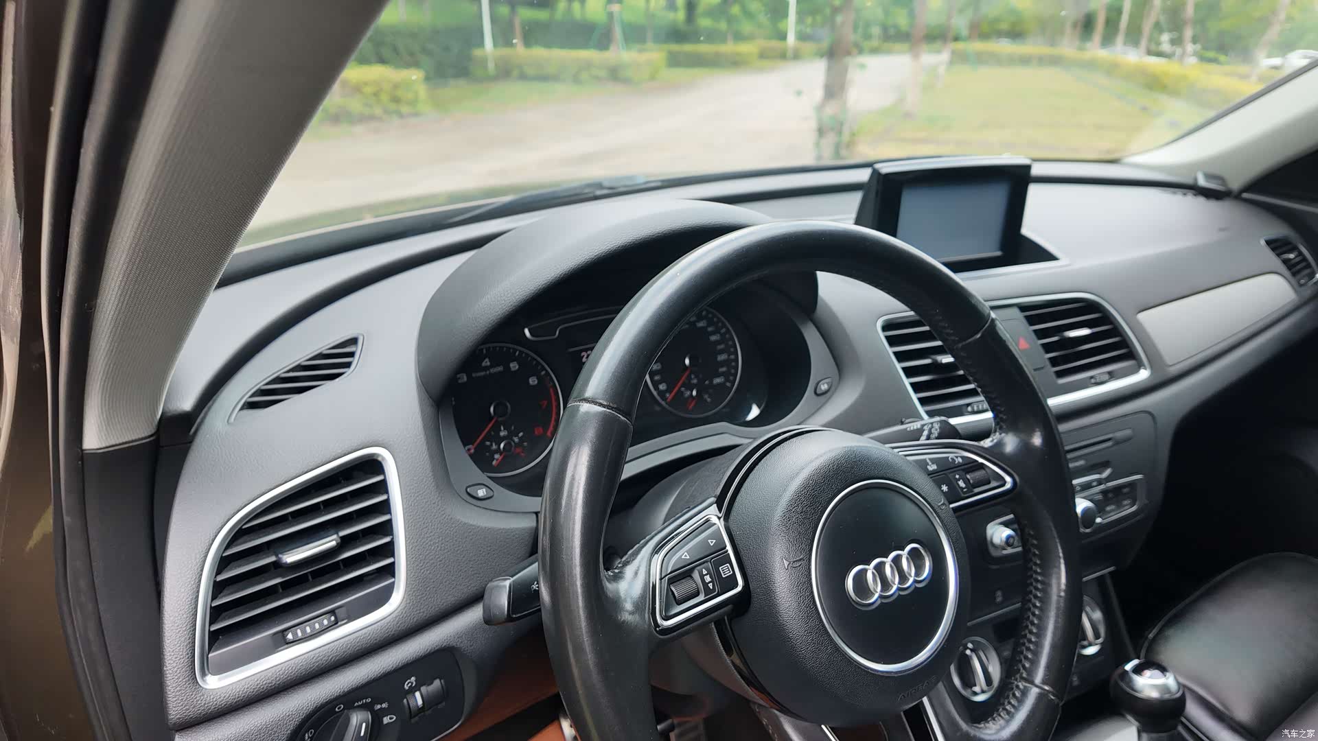 Audi Q3, 2014 32