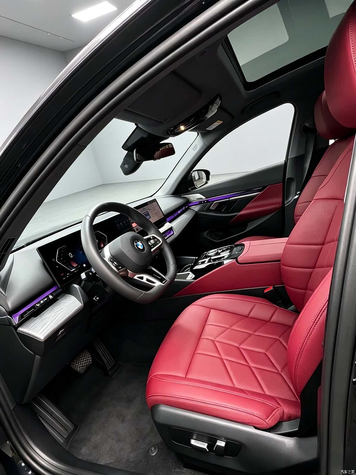 BMW 5 Series, 2025 7
