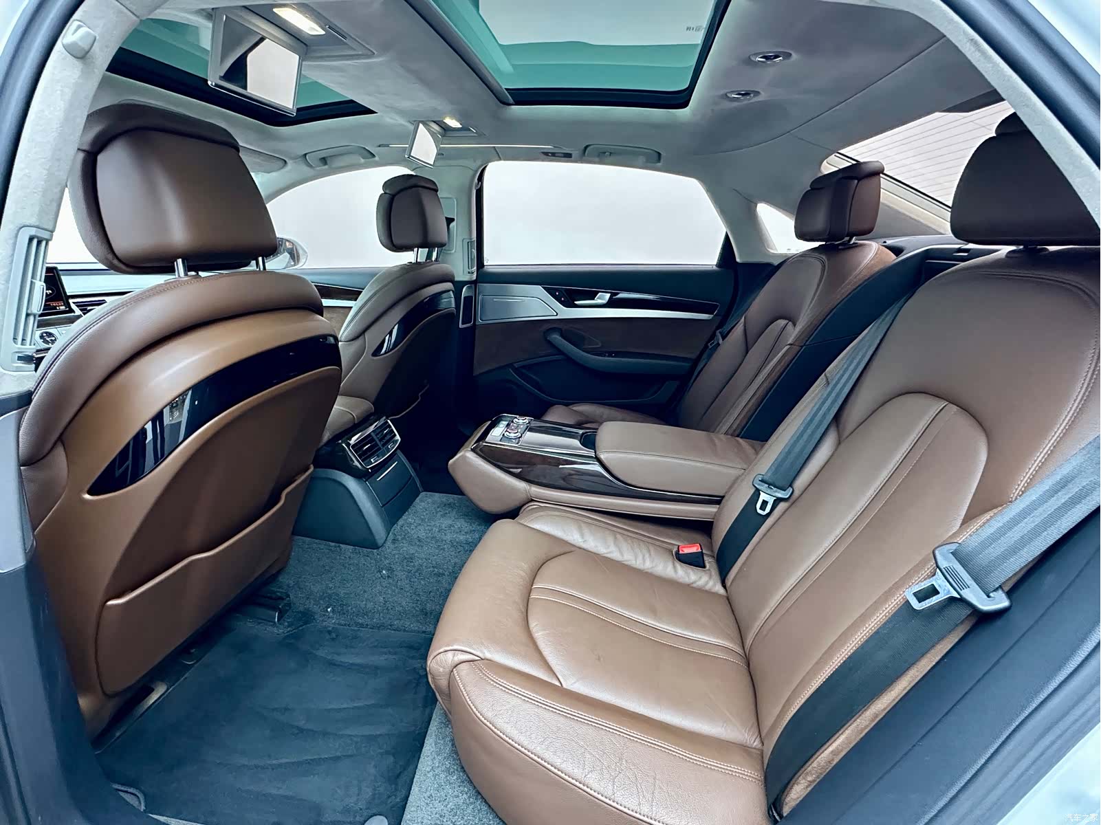 Audi A8L, 2015 все фото