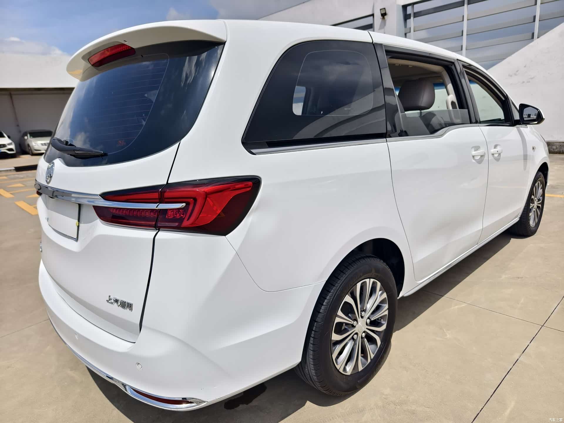 Buick GL8, 2023 все фото