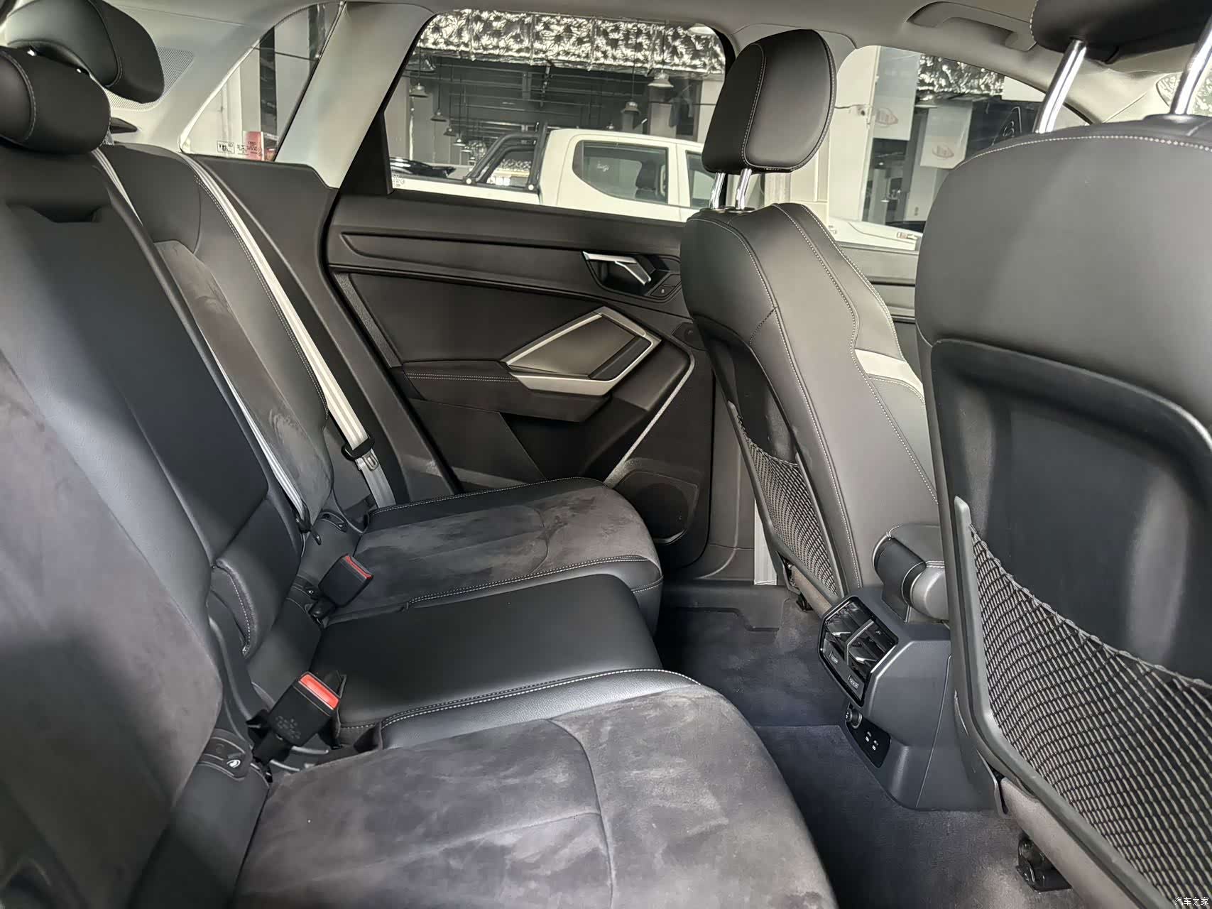 Audi Q3, 2023 13
