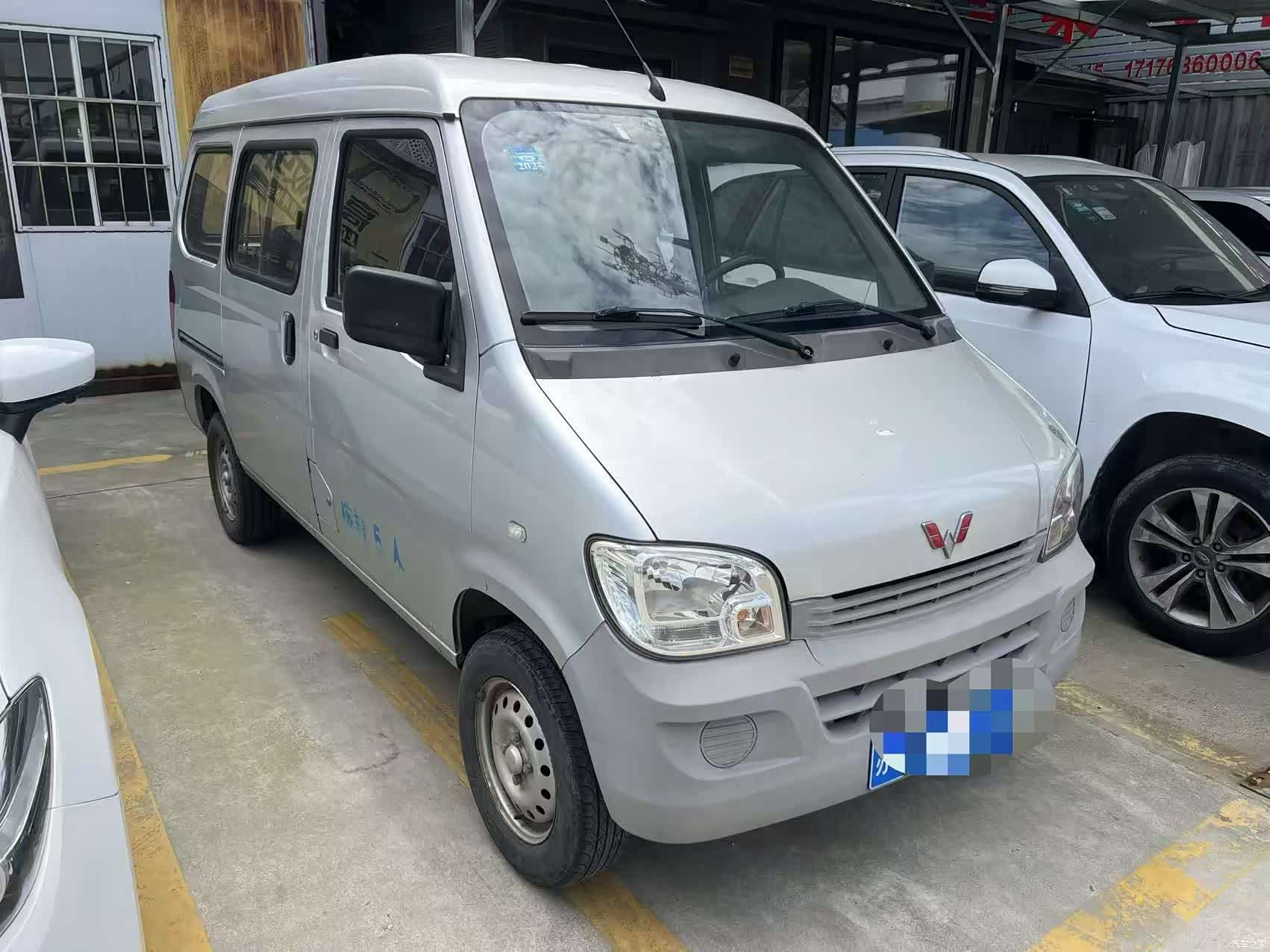 Wuling LSI, 2017 6