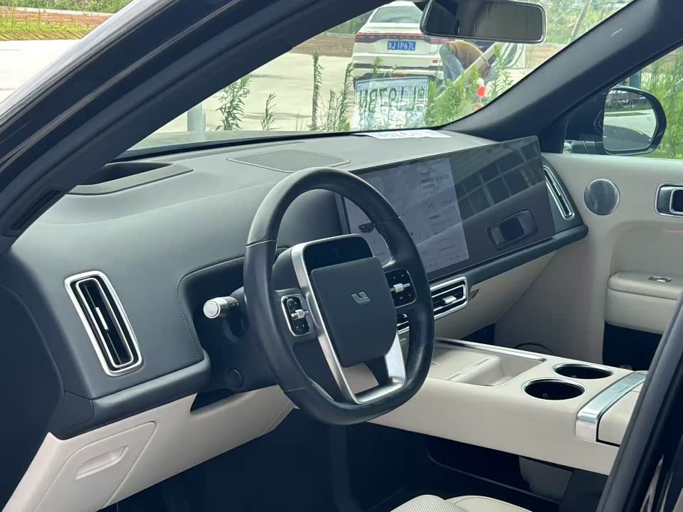 Li Auto Ideal L8