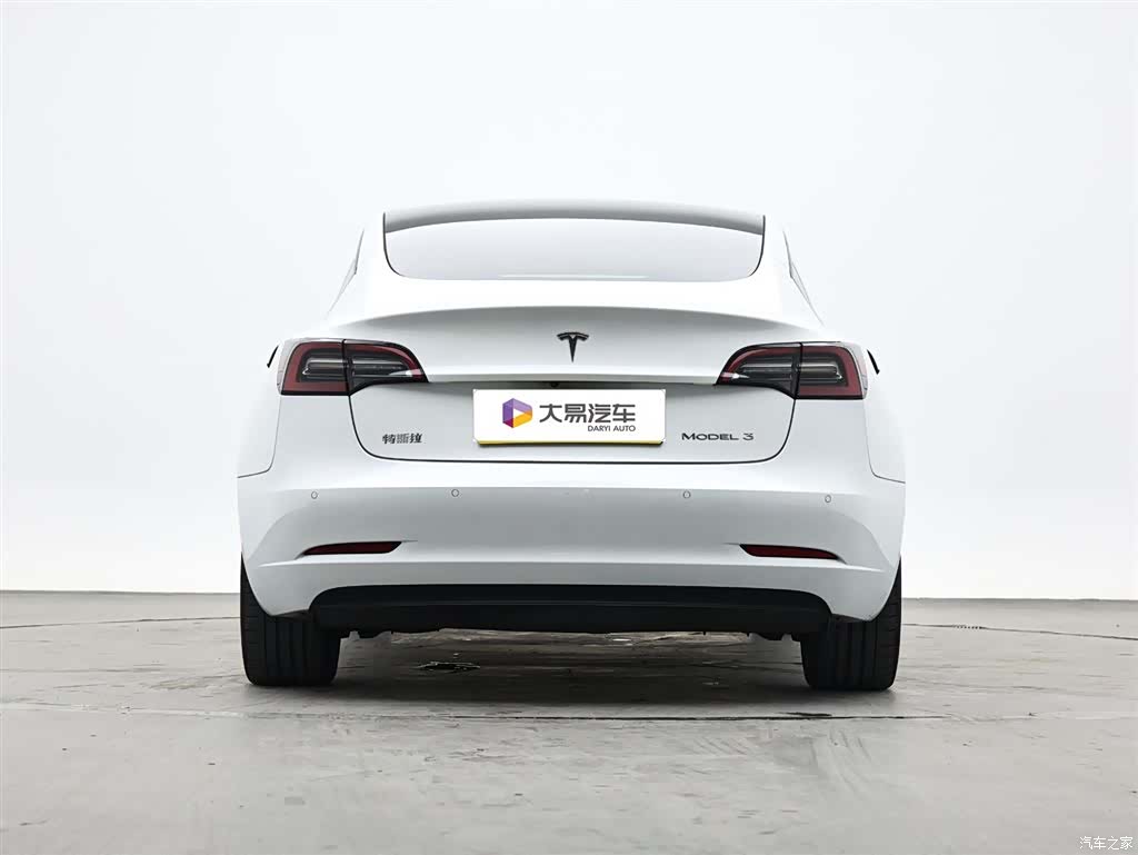 Tesla Model 3, 2023 4