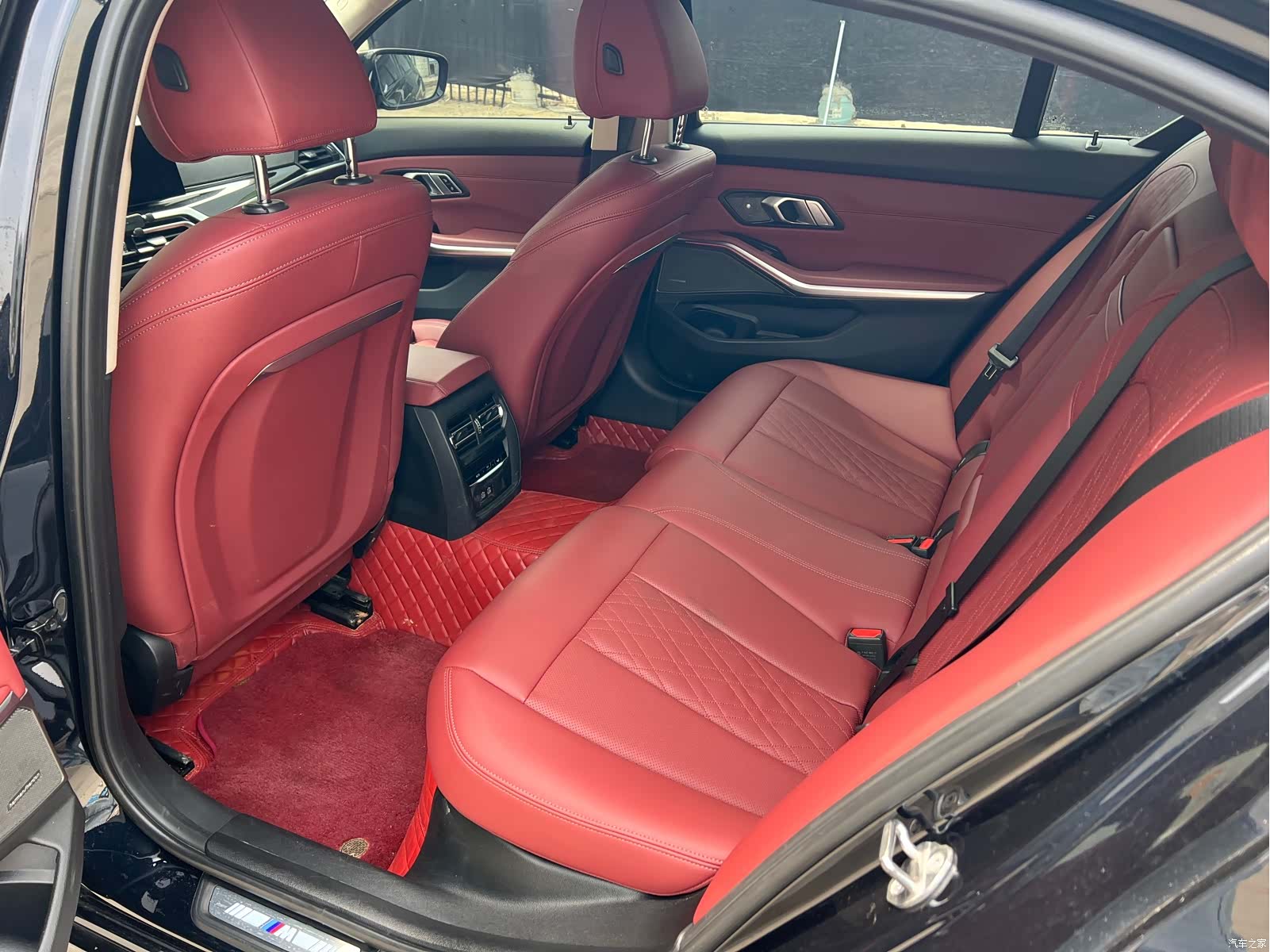 BMW 3 Series, 2023 все фото