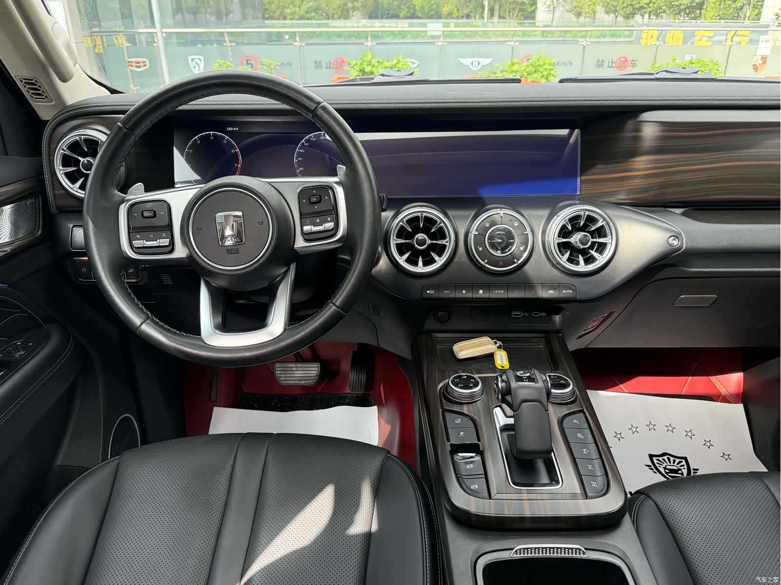 Tank 300, 2023 10