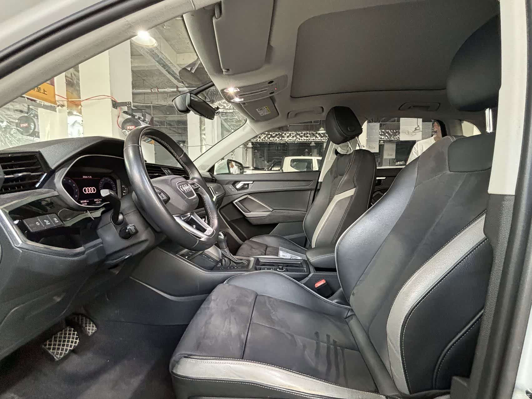 Audi Q3, 2023 10