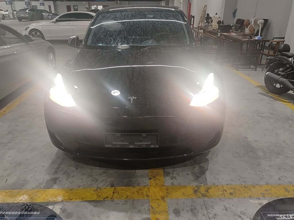 Tesla Model Y, 2023 3