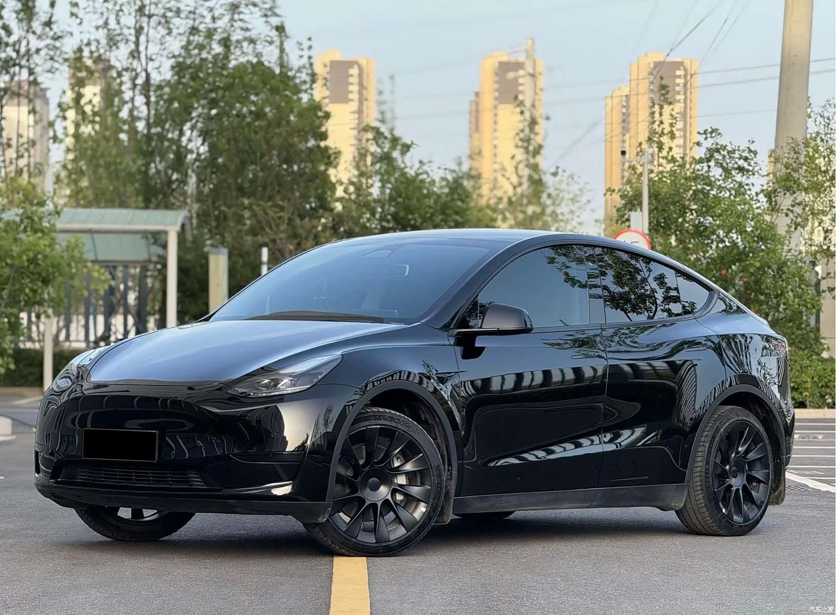 Tesla Model Y, 2023 1