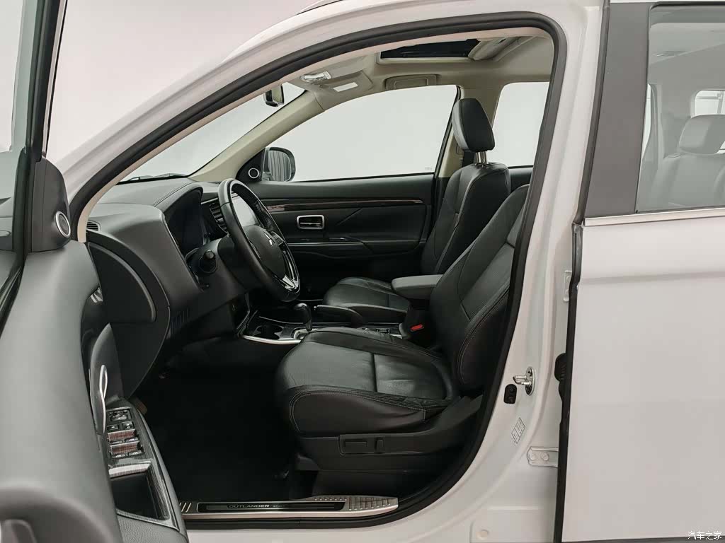 Mitsubishi Outlander, 2018 10