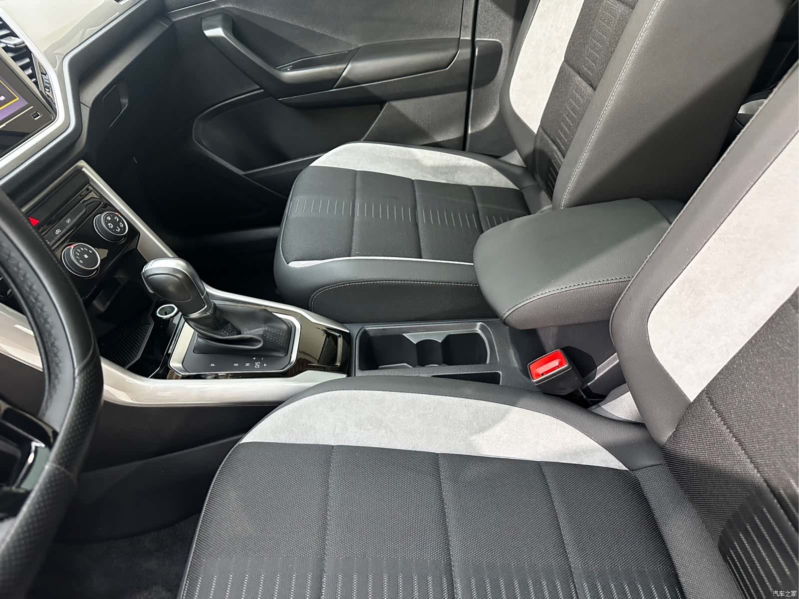 Volkswagen T-ROC, 2022 18