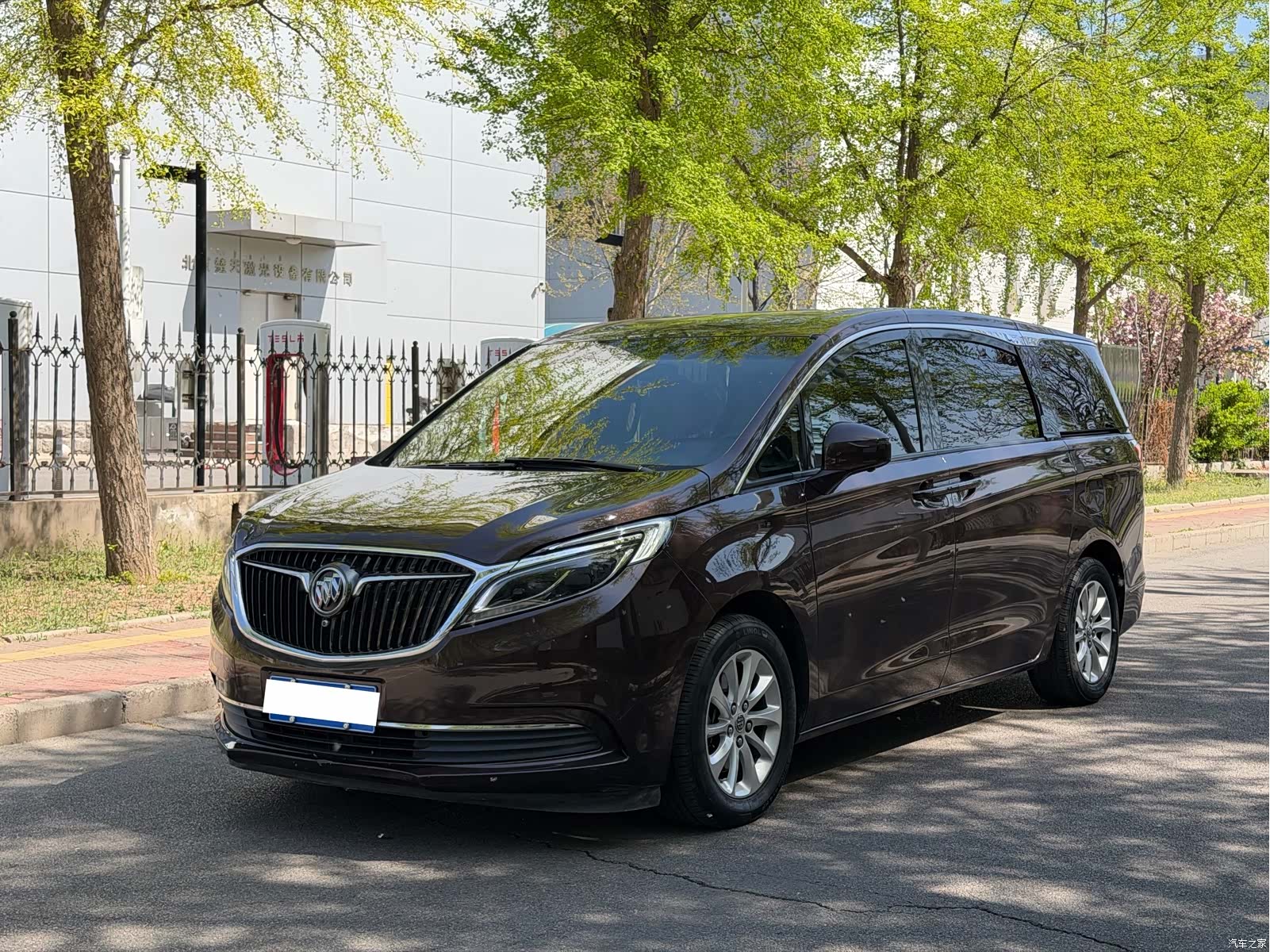 Buick GL8, 2017 1