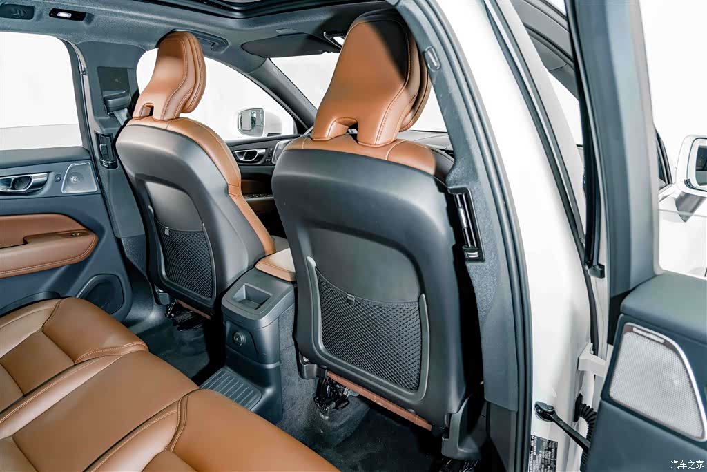Volvo XC60, 2025 22