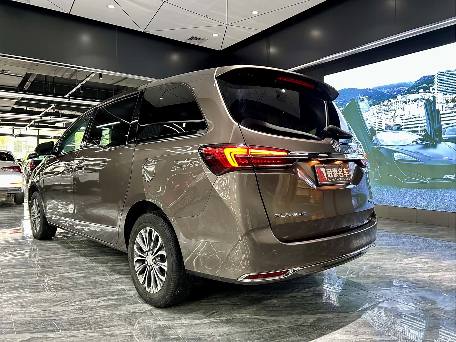 Buick GL8, 2022 7