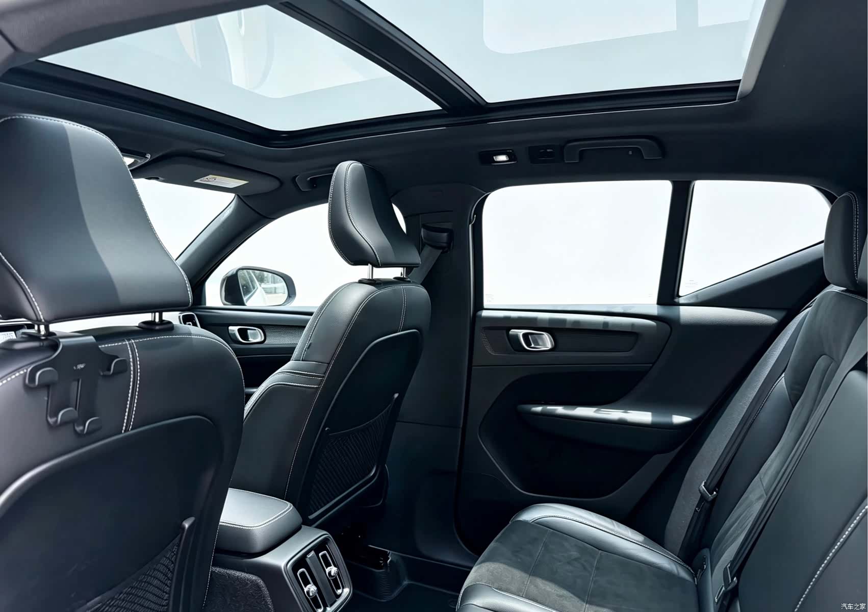 Volvo XC40, 2022 6