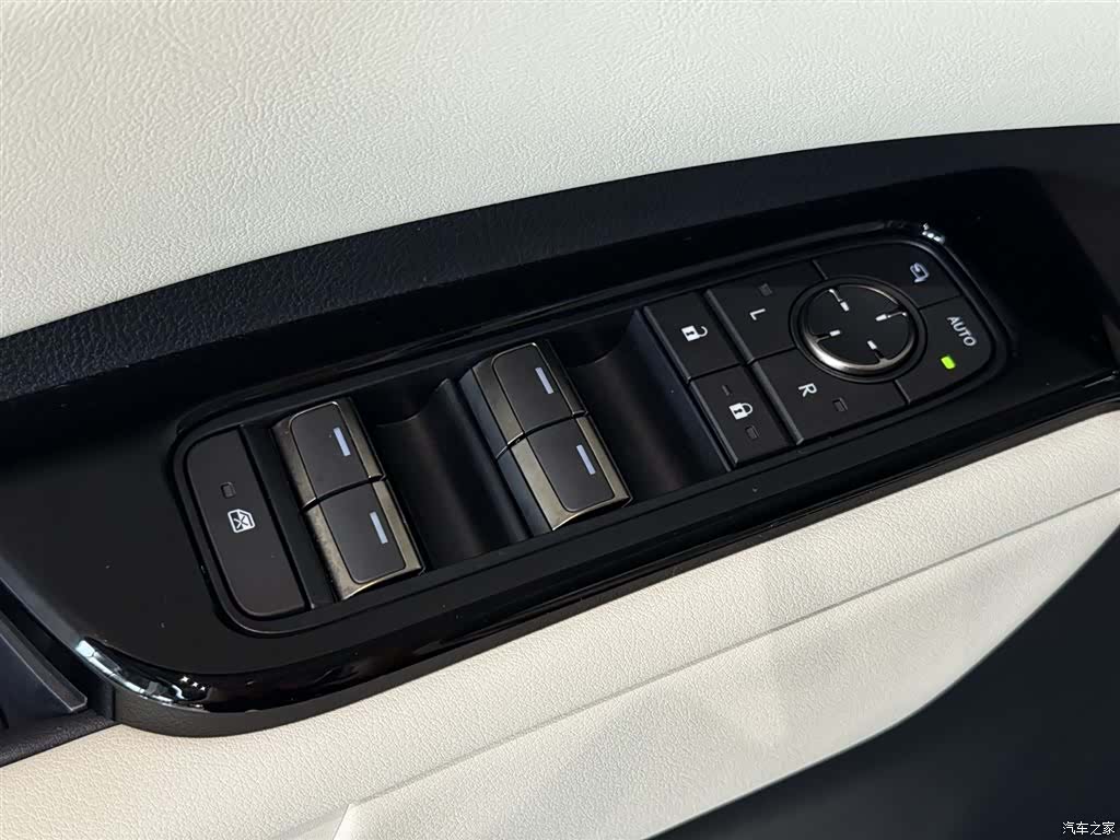 Lexus LM, 2026 22