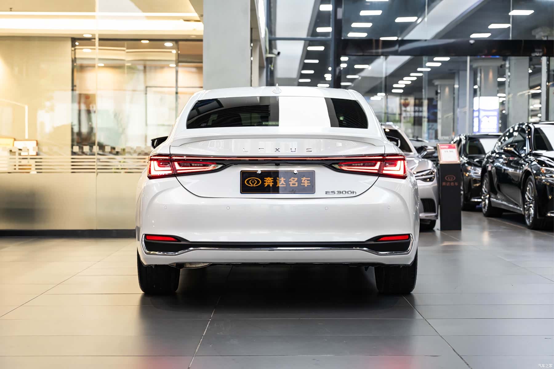Lexus ES, 2025 все фото