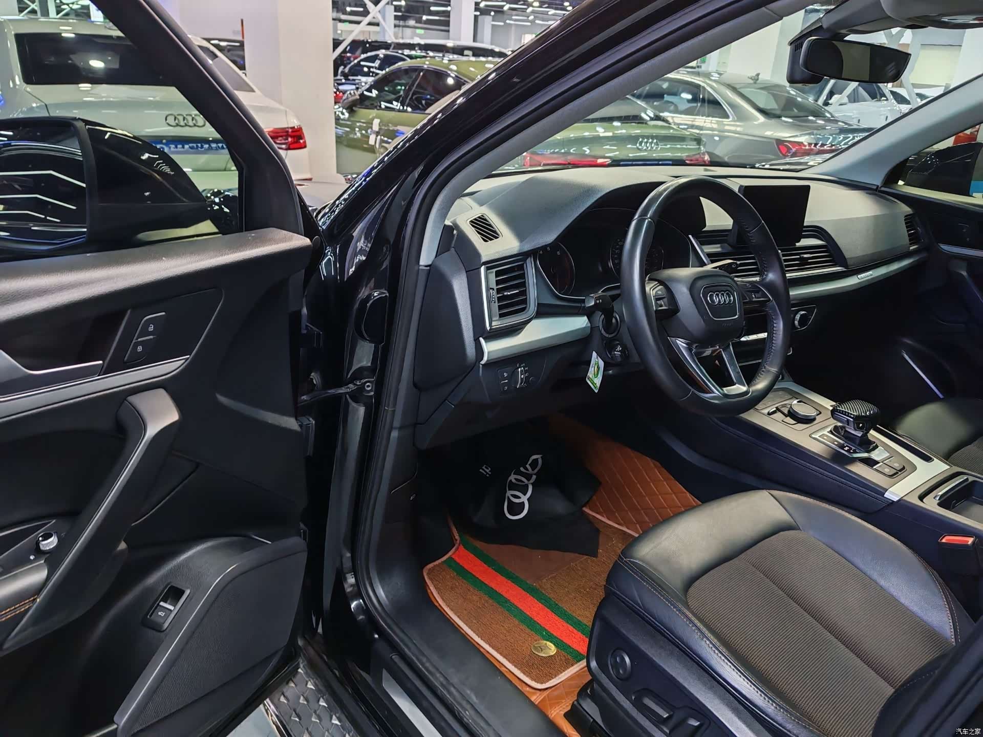 Audi Q5L, 2021 все фото