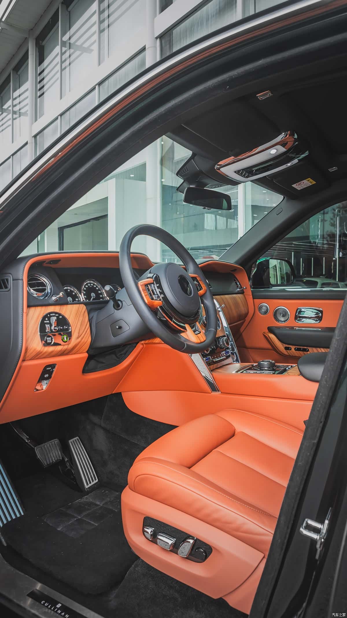 Rolls-Royce Cullinan, 2020 4