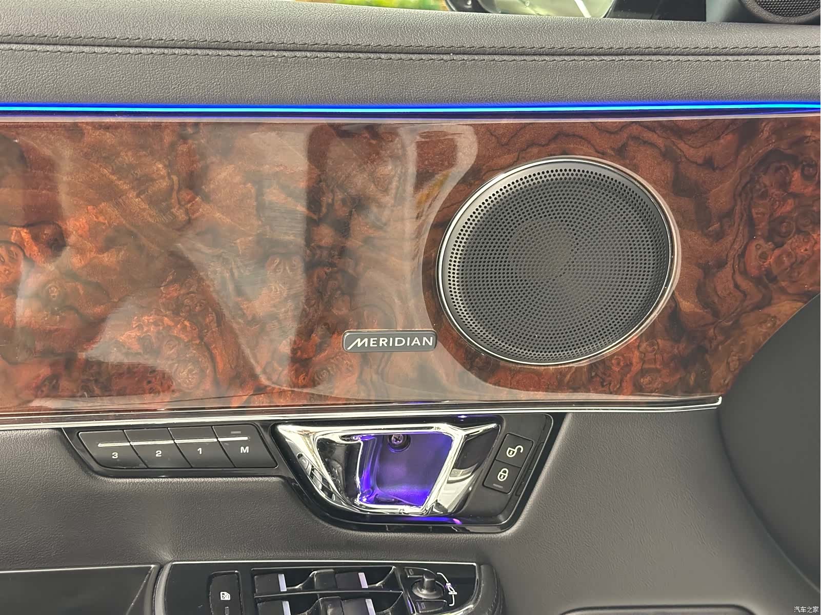 Jaguar XJ, 2016 12