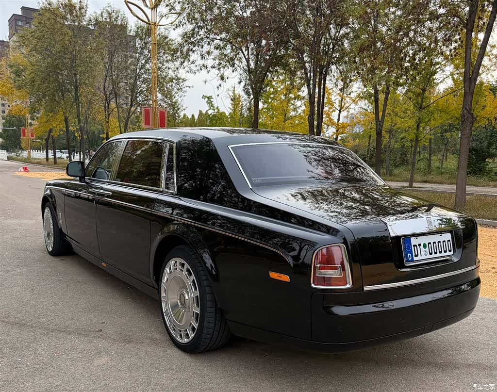 Rolls-Royce Phantom, 2011 3