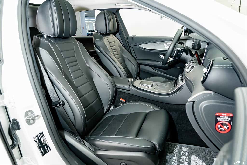 Mercedes-Benz E-Class, 2024 19