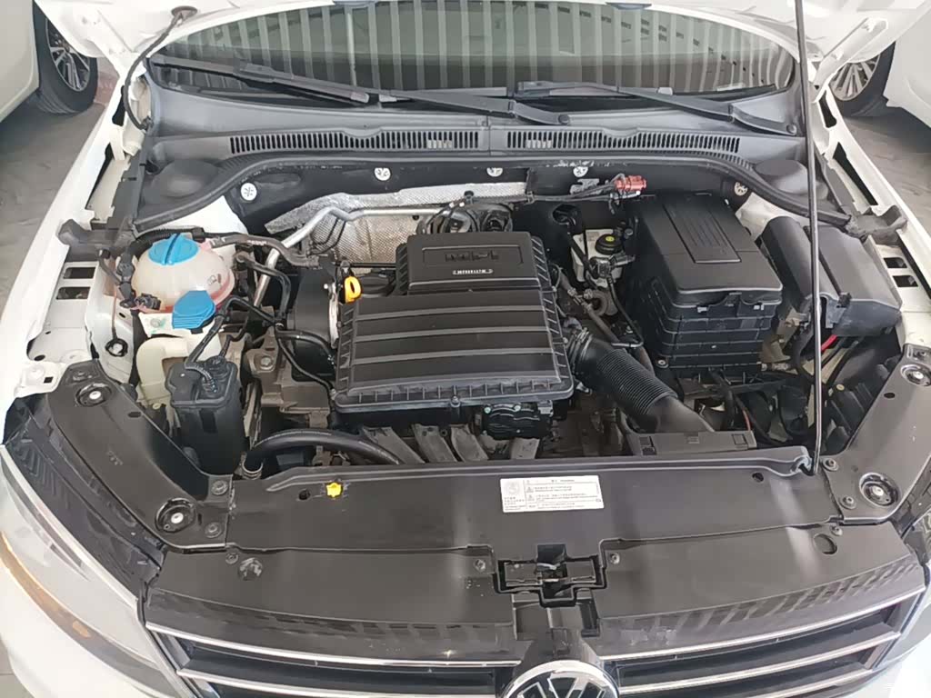 Volkswagen Sagitar, 2016 20