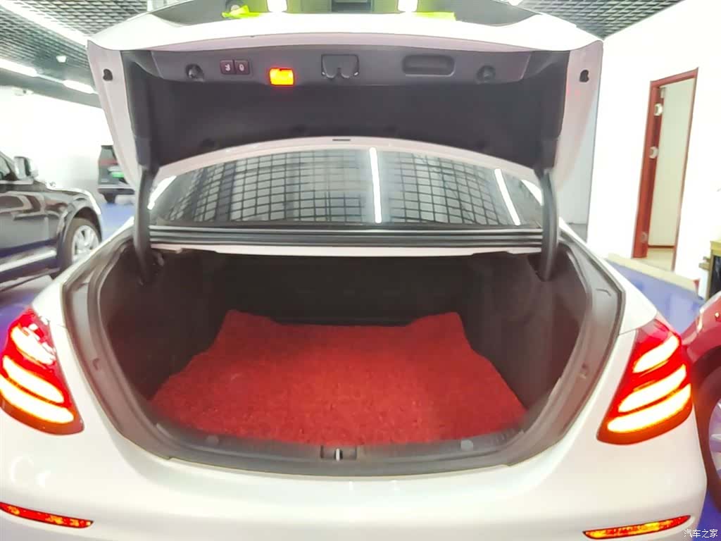 Mercedes-Benz E-Class, 2020 18