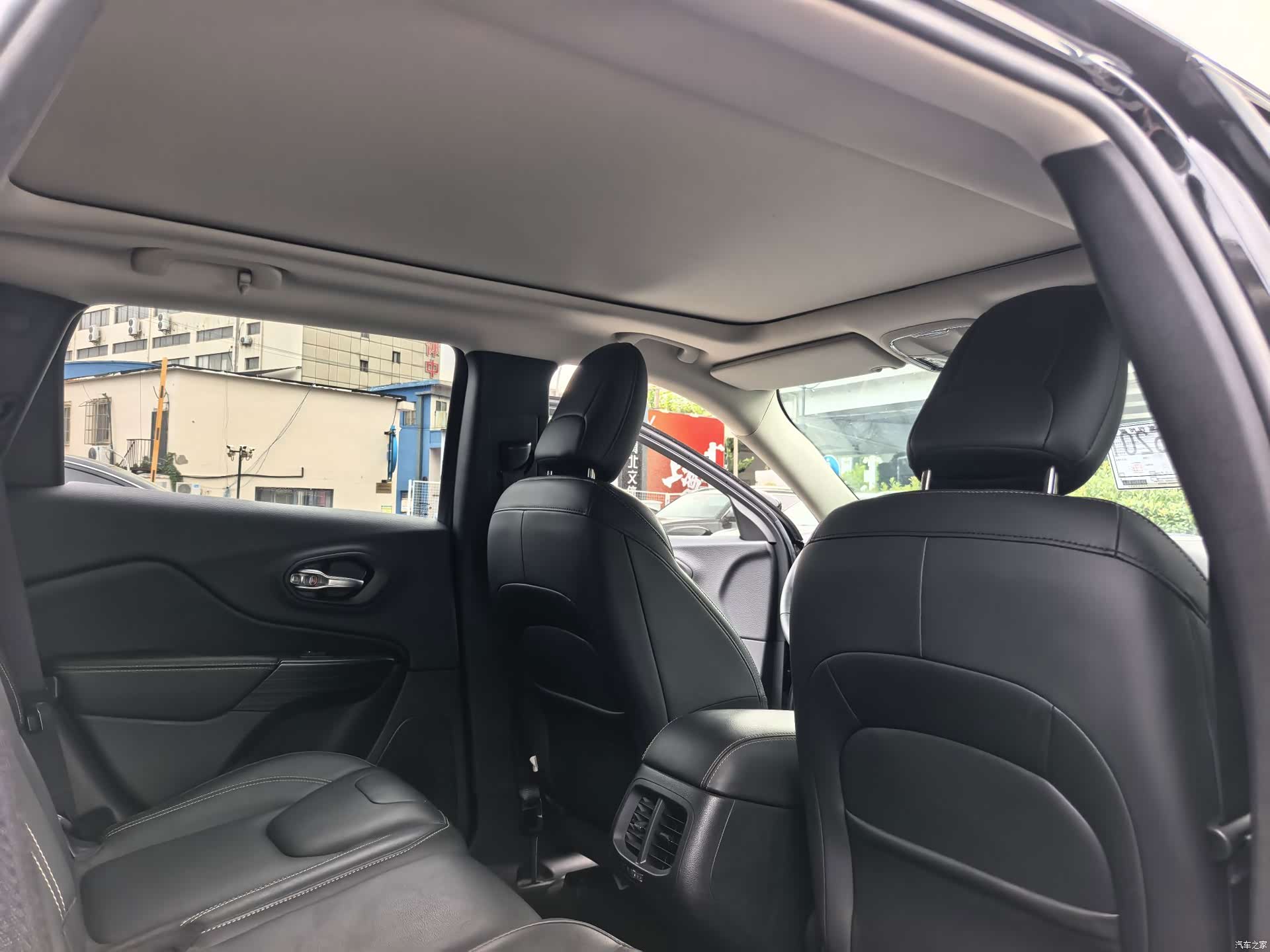 Jeep Cherokee, 2018 11